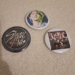 Stray Kids Button Pin Set